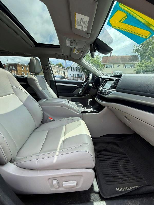 Продажа на аукционе авто 2017 Toyota Highlander, vin: 5TDJZRFHXHS398290, номер лота: 63544986