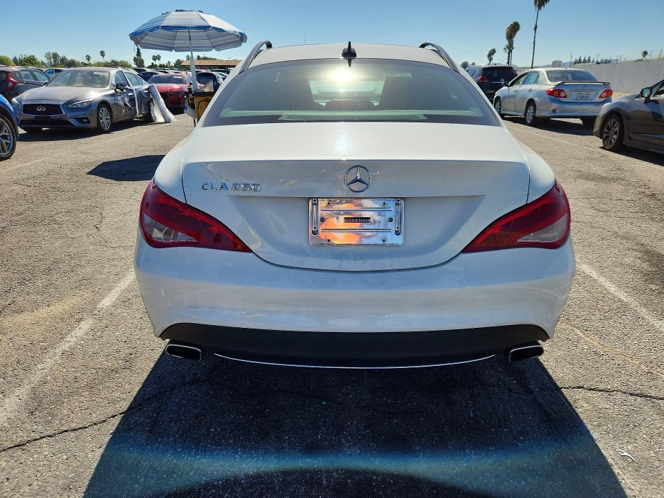Продажа на аукционе авто 2015 Mercedes-benz Cla, vin: WDDSJ4EB0FN221767, номер лота: 61800686