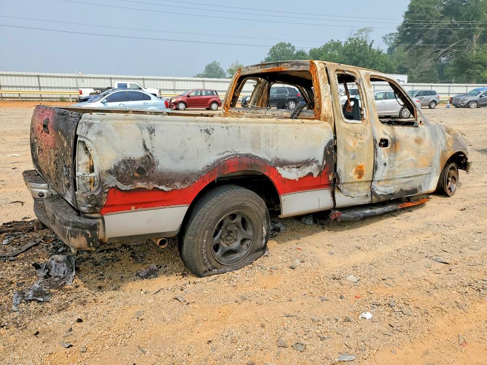 61033376 :رقم المزاد ، 1FTRX17L4XNA38188 vin ، 1999 Ford F150 مزاد بيع