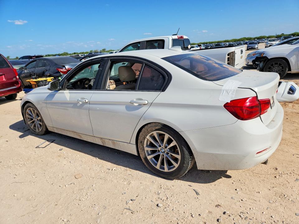 Продаж на аукціоні авто 2017 Bmw 320, vin: WBA8E1G3XHNU17681, номер лоту: 62686576