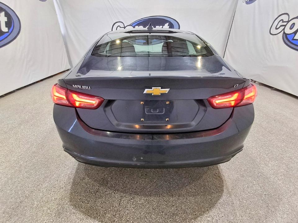 61543506 :رقم المزاد ، 1G1ZD5STXMF066650 vin ، 2021 Chevrolet Malibu مزاد بيع