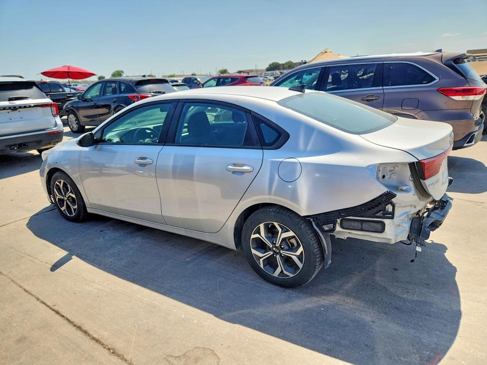 2020 Kia Forte მანქანა იყიდება აუქციონზე, vin: 3KPF24AD5LE186739, აუქციონის ნომერი: 63153986