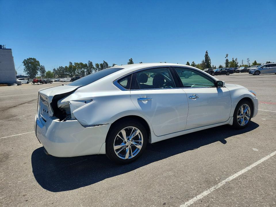 2014 Nissan Altima მანქანა იყიდება აუქციონზე, vin: 1N4AL3AP2EC187343, აუქციონის ნომერი: 60062076