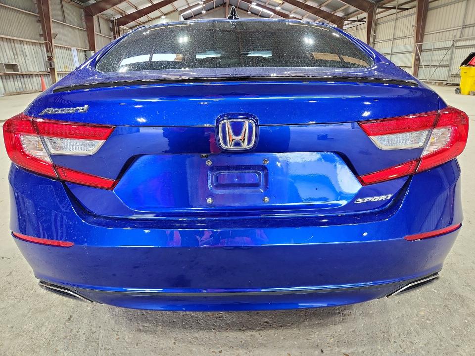 62041276 :رقم المزاد ، 1HGCV1F39NA121831 vin ، 2022 Honda Accord مزاد بيع