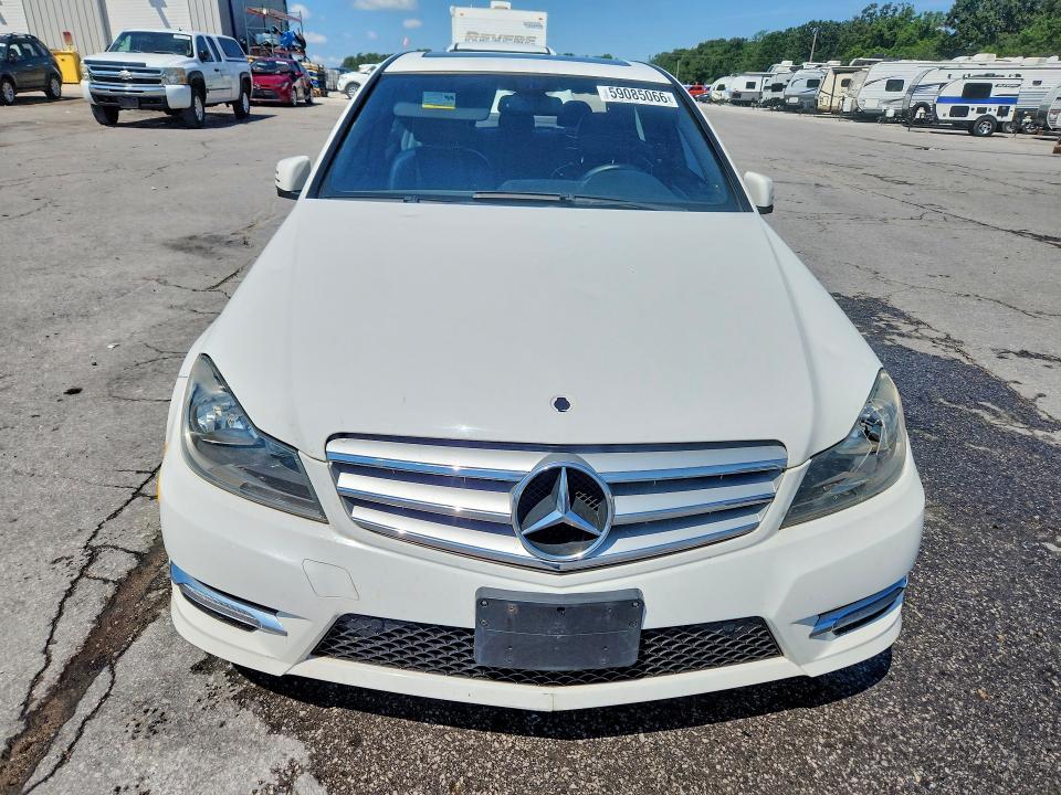 Продажа на аукционе авто 2013 Mercedes-benz C, vin: WDDGF4HB2DA797626, номер лота: 59085066
