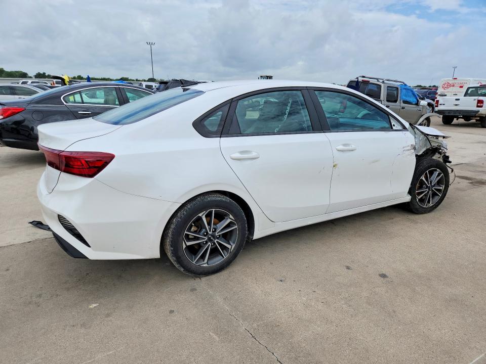 2022 Kia Forte მანქანა იყიდება აუქციონზე, vin: 3KPF24ADXNE451920, აუქციონის ნომერი: 60967766