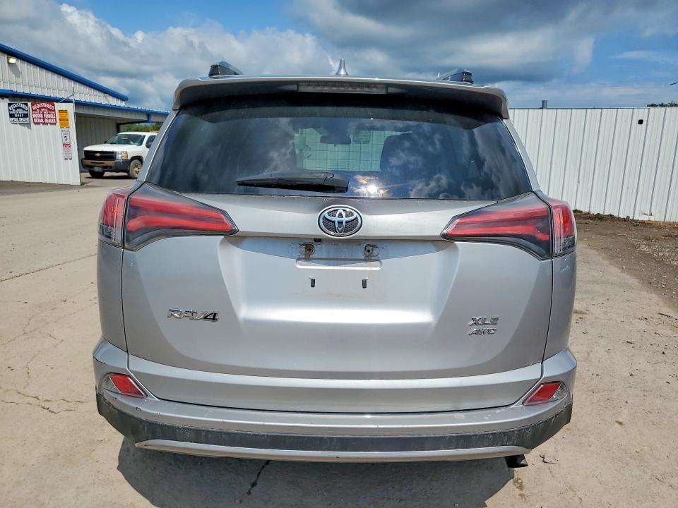 63493716 :رقم المزاد ، 2T3RFREV6HW686468 vin ، 2017 Toyota Rav4 مزاد بيع