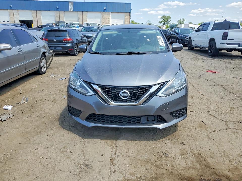 61973046 :رقم المزاد ، 3N1AB7AP3JL626765 vin ، 2018 Nissan Sentra مزاد بيع