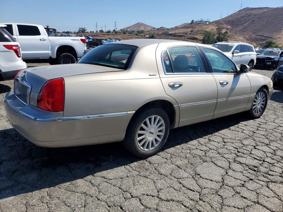 Продаж на аукціоні авто 2004 Lincoln Town Car, vin: 1LNHM81W44Y611578, номер лоту: 62702526