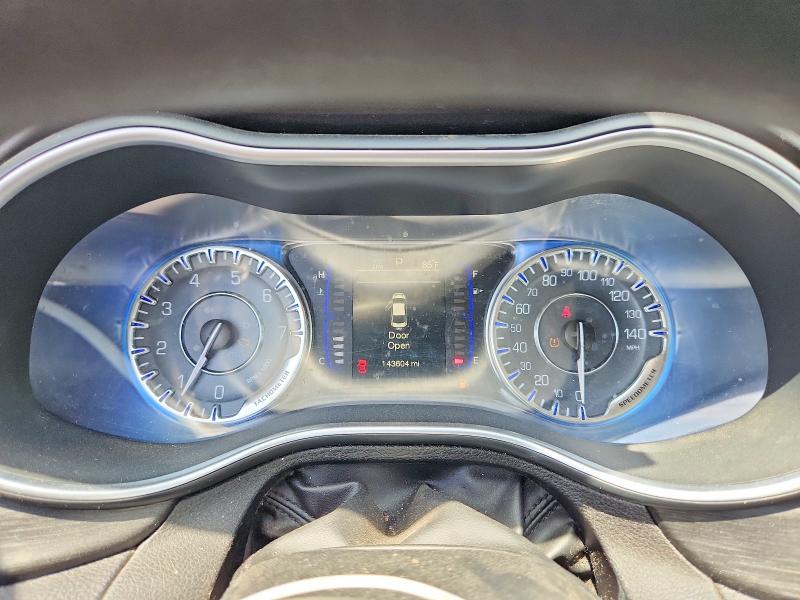 61679396 :رقم المزاد ، 1C3CCCFB4FN634670 vin ، 2015 Chrysler 200 مزاد بيع