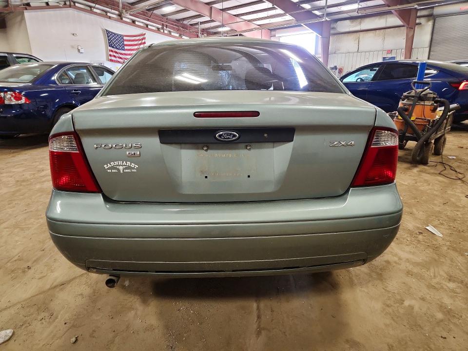 61738646 :رقم المزاد ، 1FAFP34N45W138857 vin ، 2005 Ford Focus مزاد بيع