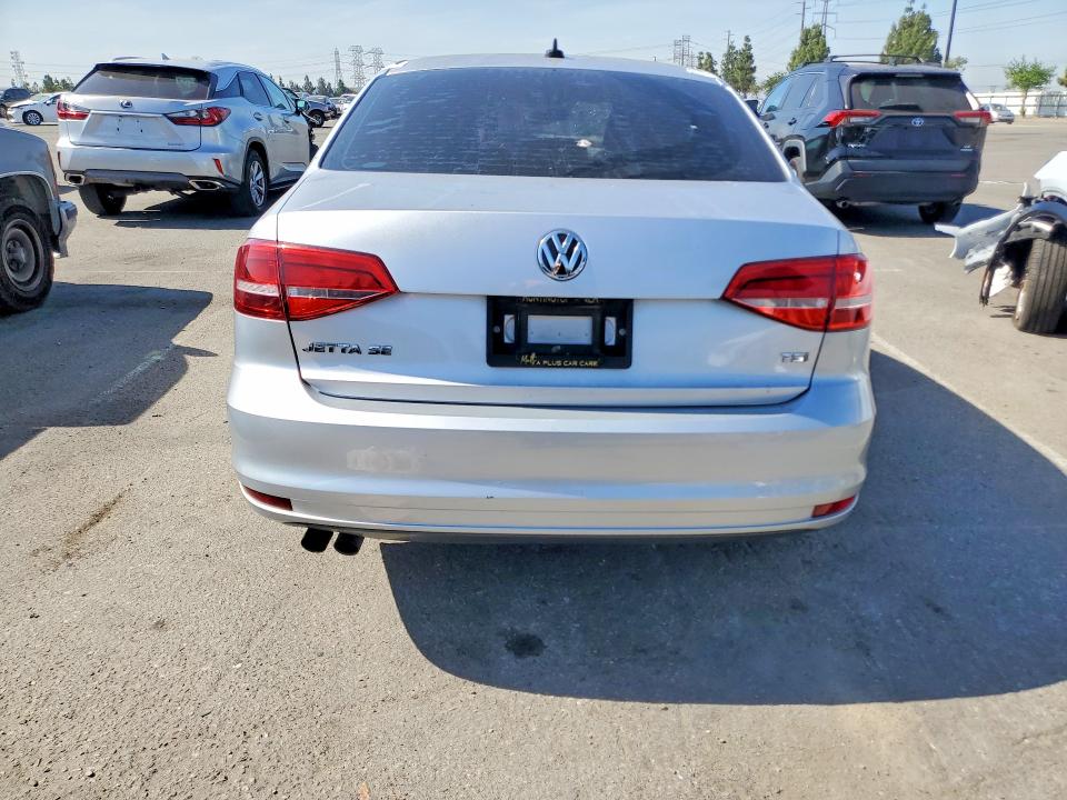 62468336 :رقم المزاد ، 3VWD17AJ1FM238487 vin ، 2015 Volkswagen Jetta مزاد بيع