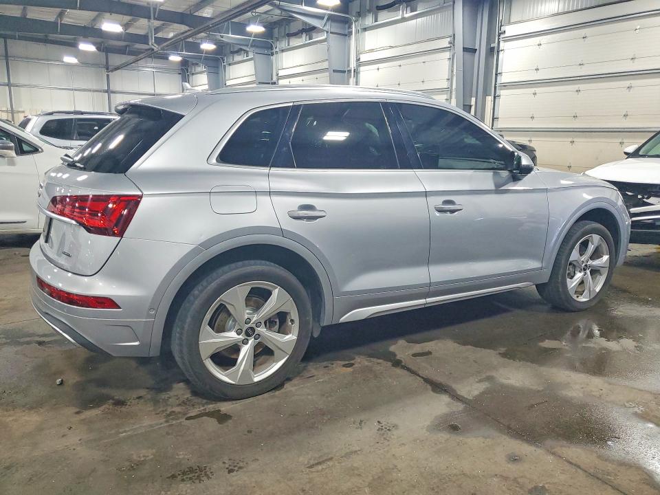 60579116 :رقم المزاد ، WA1CAAFYXM2050969 vin ، 2021 Audi Q5 مزاد بيع