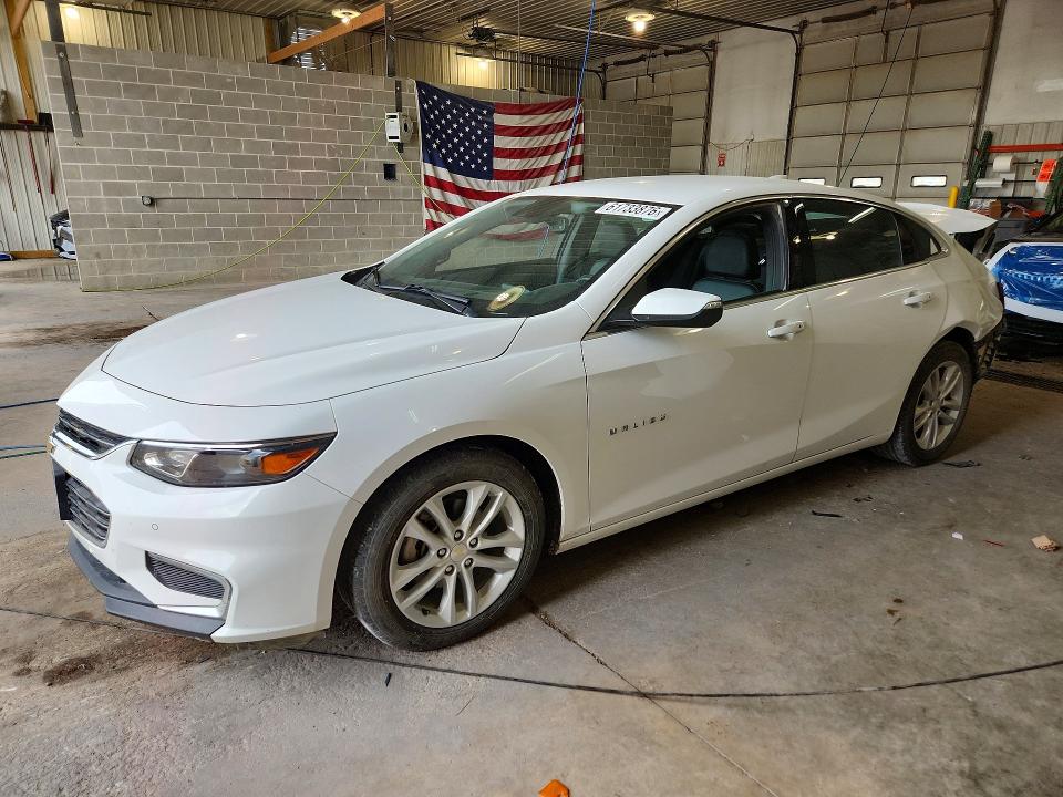 61733876 :رقم المزاد ، 1G1ZE5ST4HF138901 vin ، 2017 Chevrolet Malibu مزاد بيع