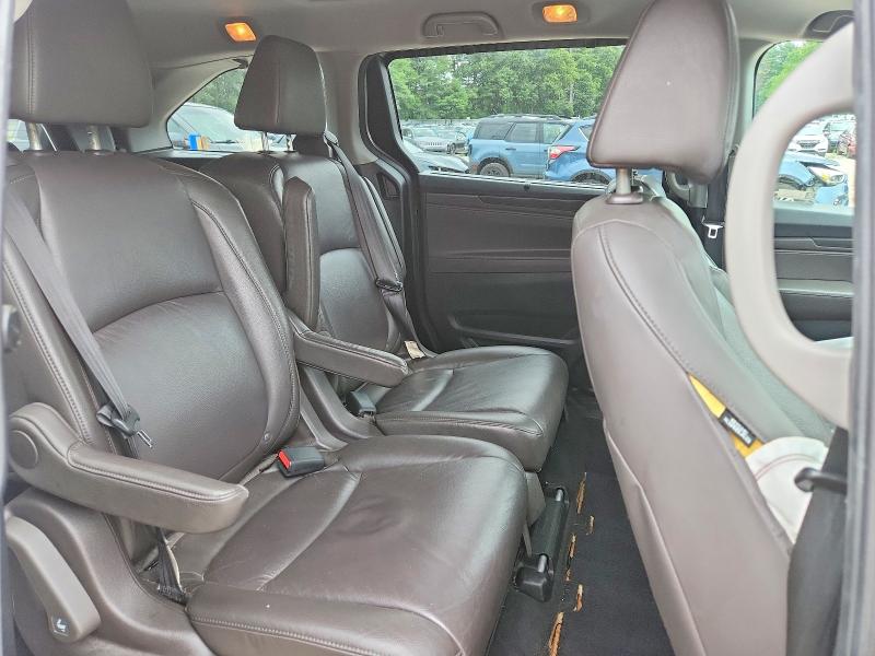 58704306 :رقم المزاد ، 5FNRL6H75JB054884 vin ، 2018 Honda Odyssey مزاد بيع