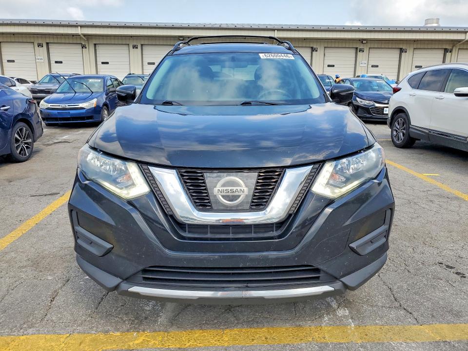 62600446 :رقم المزاد ، 5N1AT2MV4HC879232 vin ، 2017 Nissan Rogue مزاد بيع