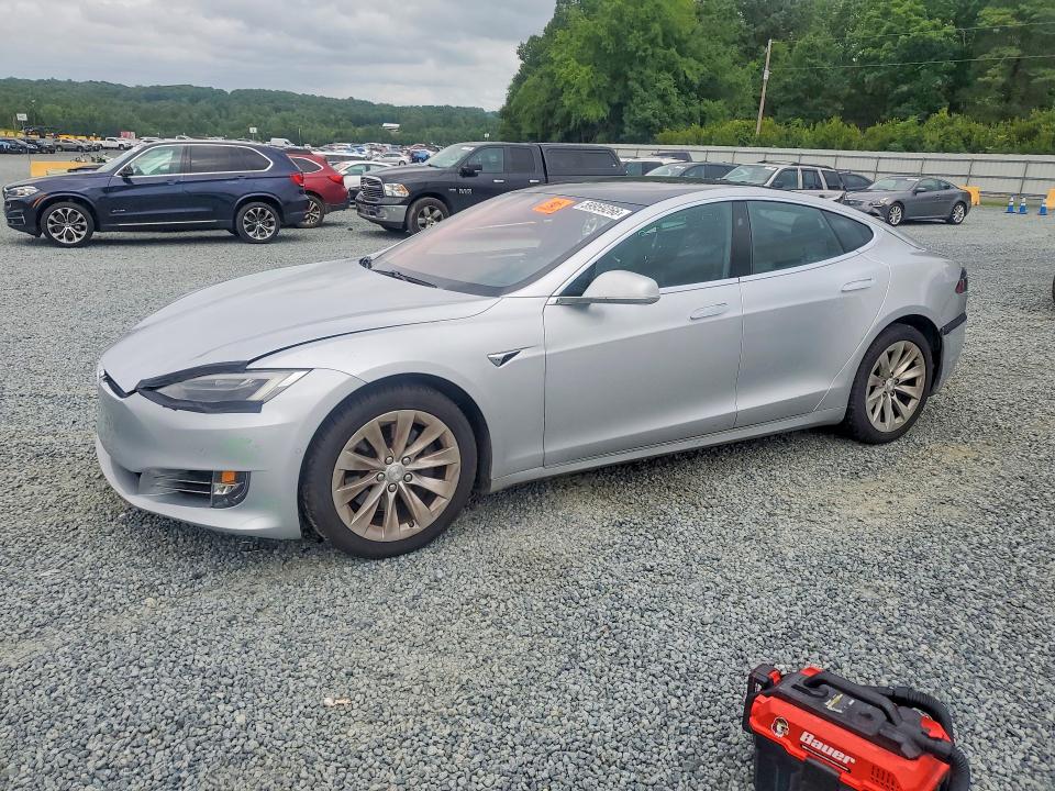 2018 Tesla Model S მანქანა იყიდება აუქციონზე, vin: 5YJSA1E24JF241598, აუქციონის ნომერი: 59959266
