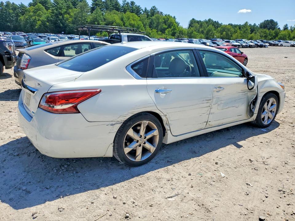 2013 Nissan Altima მანქანა იყიდება აუქციონზე, vin: 1N4BL3AP7DN582495, აუქციონის ნომერი: 62466606