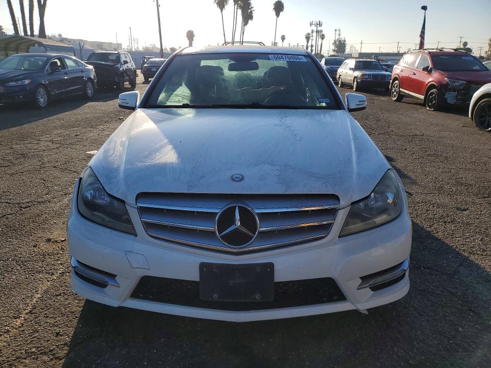60470486 :رقم المزاد ، WDDGF4HB0CR222747 vin ، 2012 Mercedes-benz C مزاد بيع