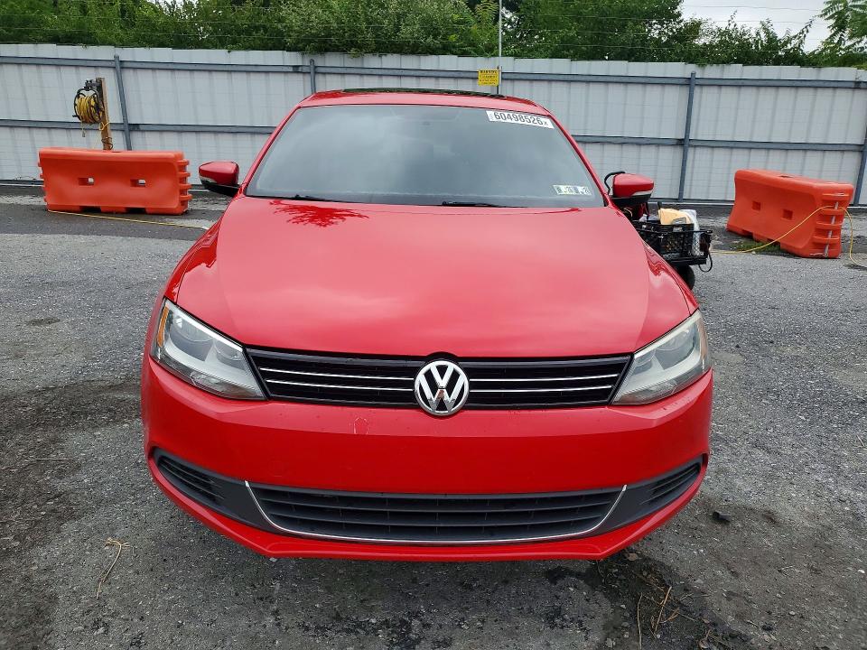 60498526 :رقم المزاد ، 3VWD17AJ7EM373570 vin ، 2014 Volkswagen Jetta مزاد بيع