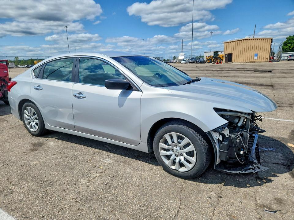 Продажа на аукционе авто 2017 Nissan Altima, vin: 1N4AL3AP9HN346836, номер лота: 62198586