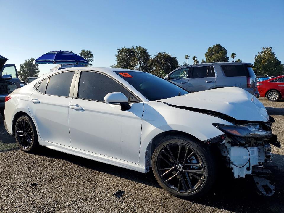 61044936 :رقم المزاد ، 4T1DAACK5SU608699 vin ، 2025 Toyota Camry مزاد بيع