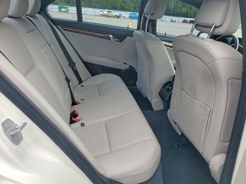 2010 Mercedes-benz C მანქანა იყიდება აუქციონზე, vin: WDDGF8BB8AF420491, აუქციონის ნომერი: 62093176