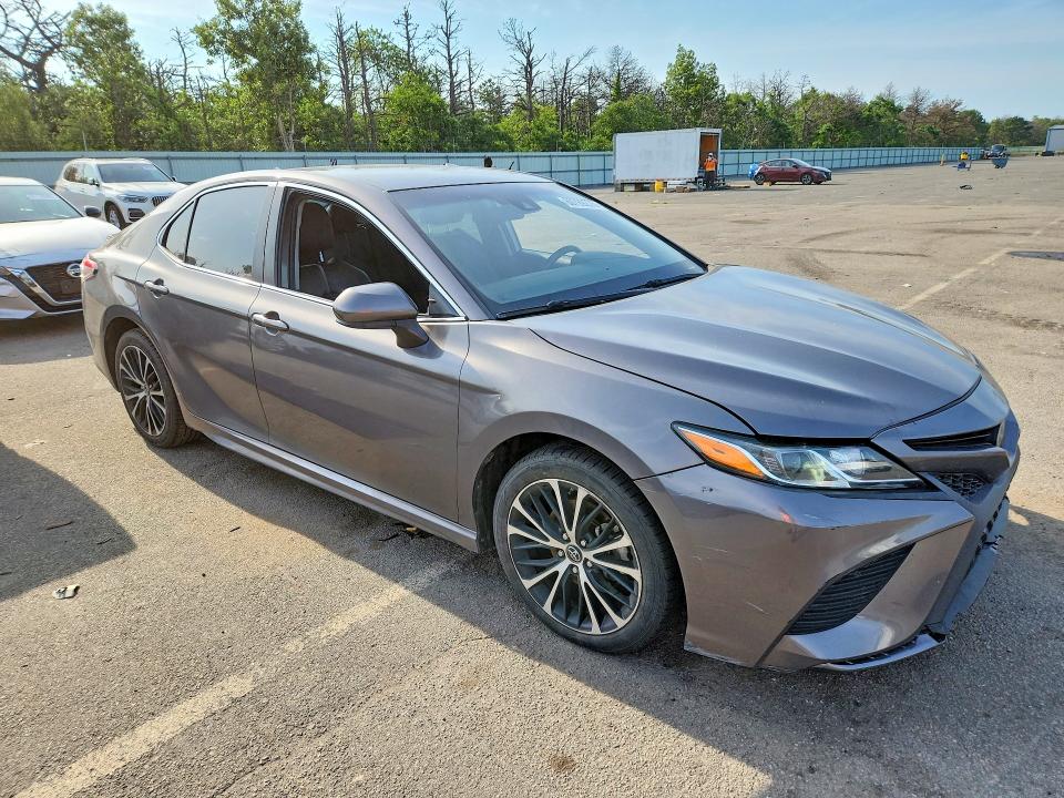 60799276 :رقم المزاد ، 4T1B11HK8KU238798 vin ، 2019 Toyota Camry مزاد بيع