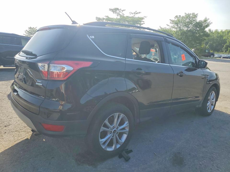 59285406 :رقم المزاد ، 1FMCU0HD4JUC39856 vin ، 2018 Ford Escape مزاد بيع