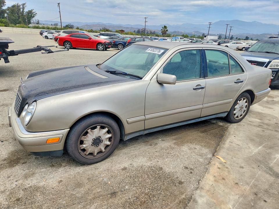 Продажа на аукционе авто 1999 Mercedes-benz E, vin: WDBJF65H3XA900947, номер лота: 61052276