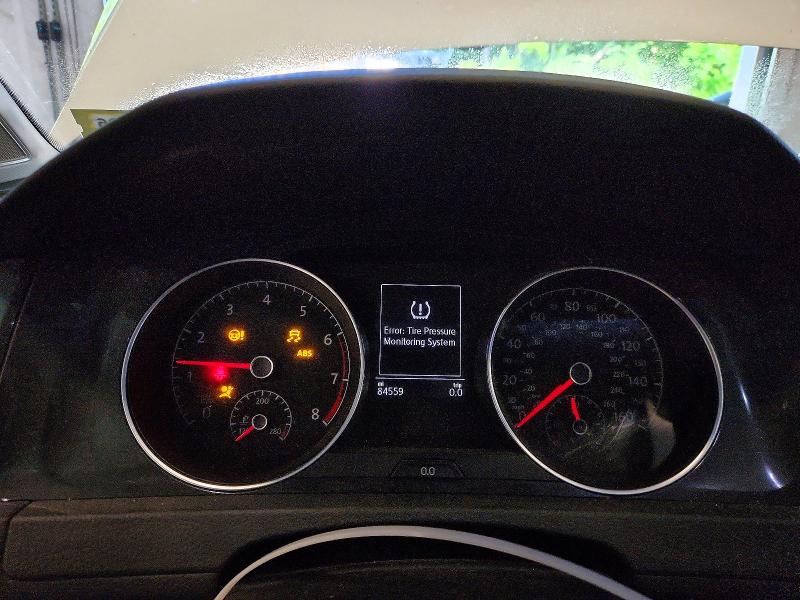 60165386 :رقم المزاد ، 3VWH17AU5JM764058 vin ، 2018 Volkswagen Golf Alltrack مزاد بيع