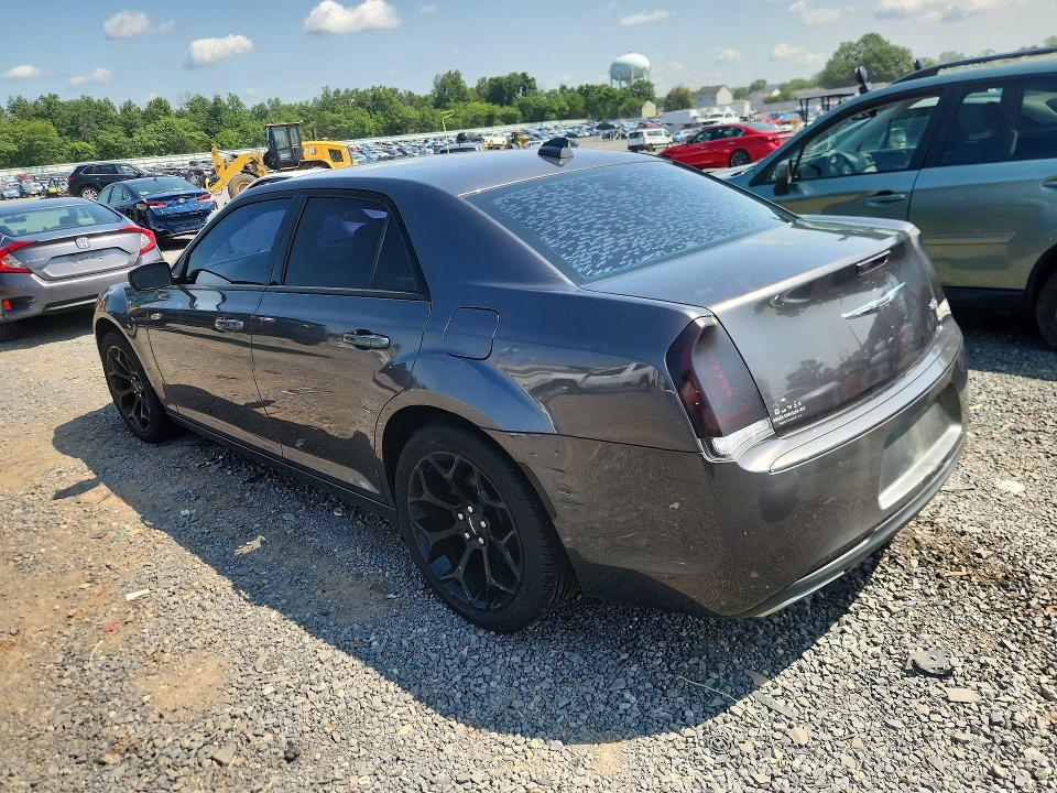 2015 Chrysler 300 მანქანა იყიდება აუქციონზე, vin: 2C3CCABG8FH872522, აუქციონის ნომერი: 61975406