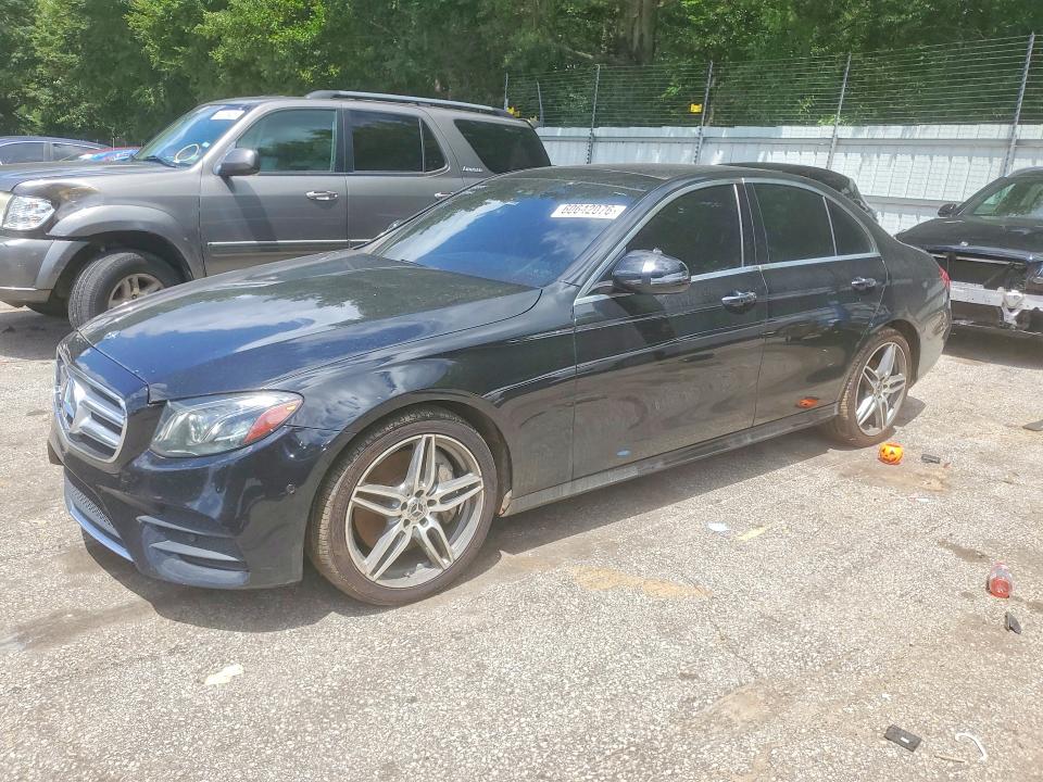 60642076 :رقم المزاد ، WDDZF4KB0JA342240 vin ، 2018 Mercedes-benz E مزاد بيع