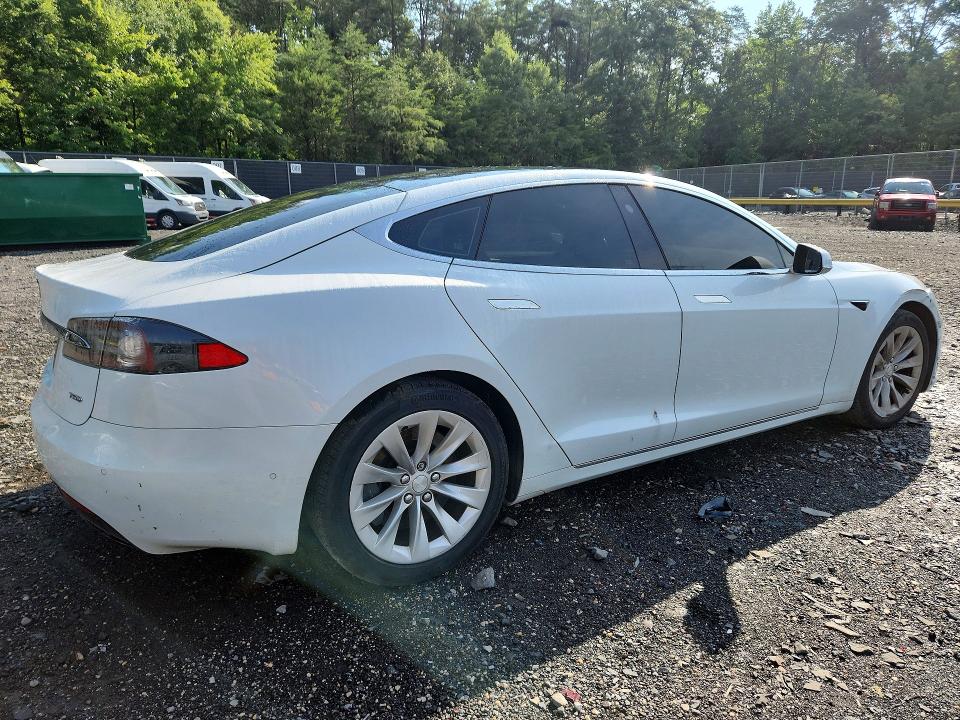 2018 Tesla Model S მანქანა იყიდება აუქციონზე, vin: 5YJSA1E24JF244887, აუქციონის ნომერი: 60194996