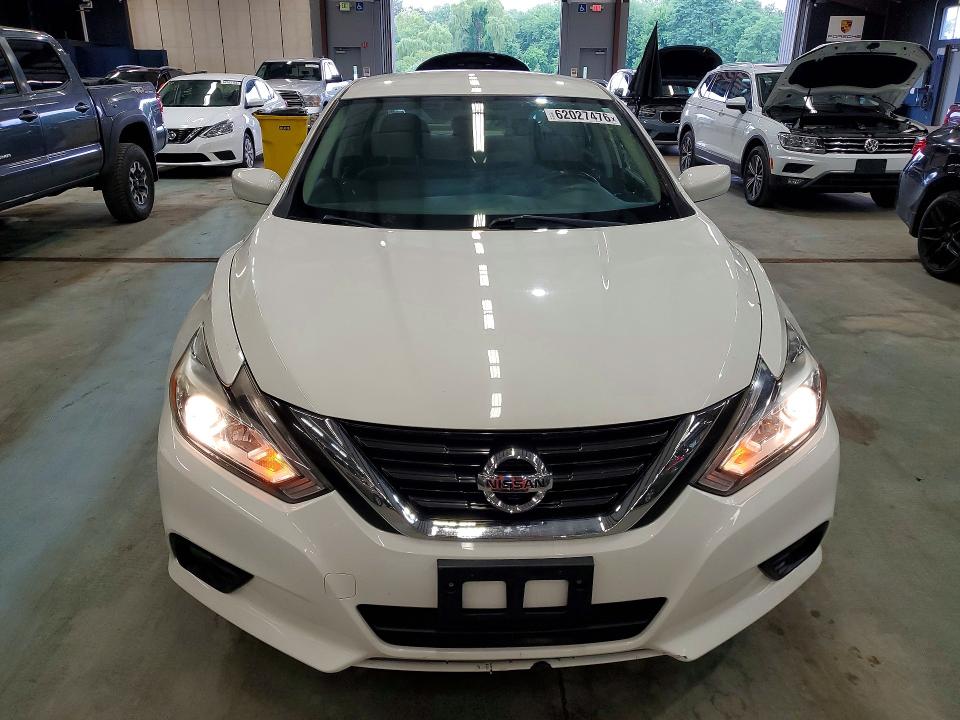62027476 :رقم المزاد ، 1N4AL3AP0JC138524 vin ، 2018 Nissan Altima مزاد بيع