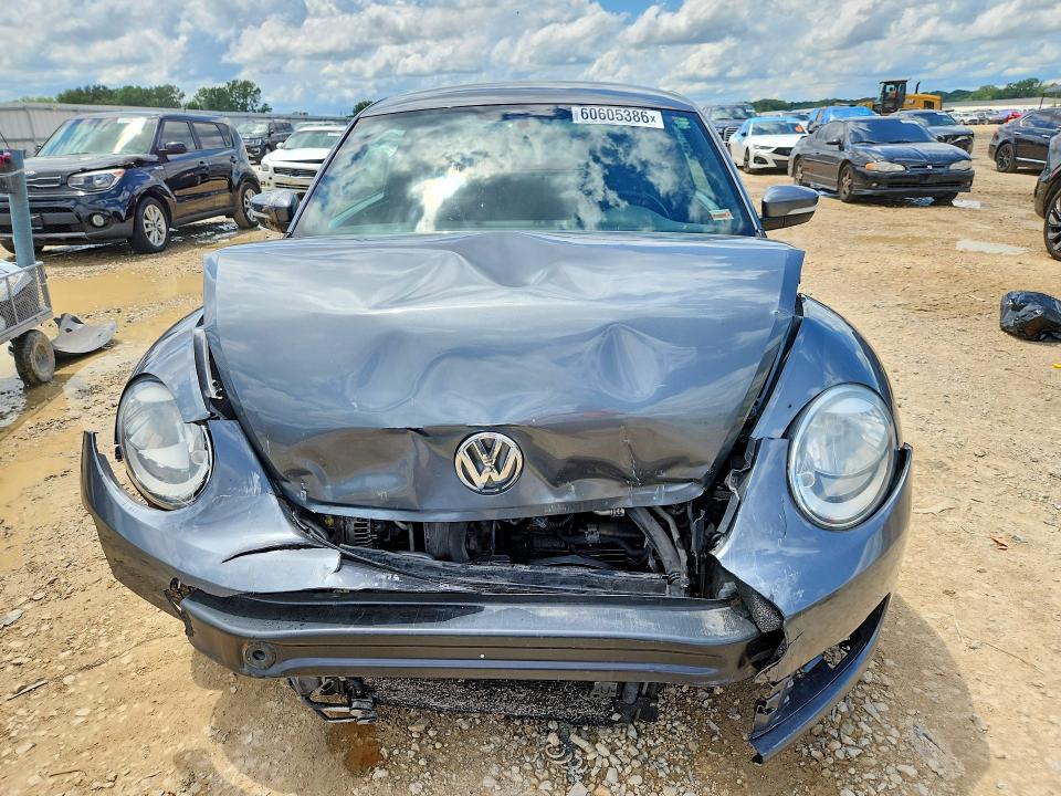 60605386 :رقم المزاد ، 3VWJX7AT0CM614255 vin ، 2012 Volkswagen Beetle مزاد بيع