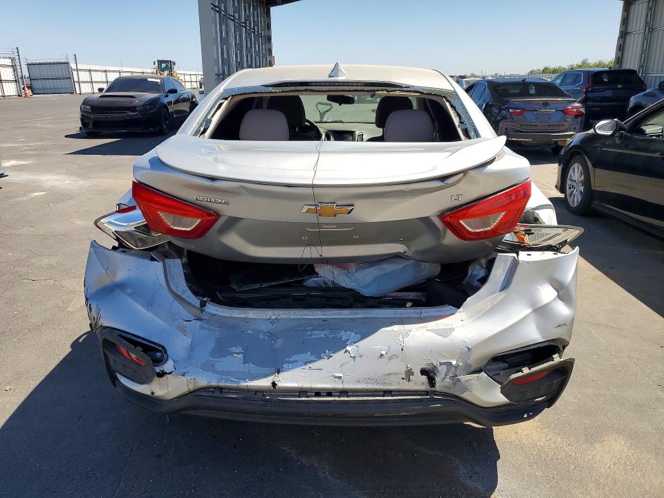 59895996 :رقم المزاد ، 1G1BE5SM3H7131877 vin ، 2017 Chevrolet Cruze مزاد بيع
