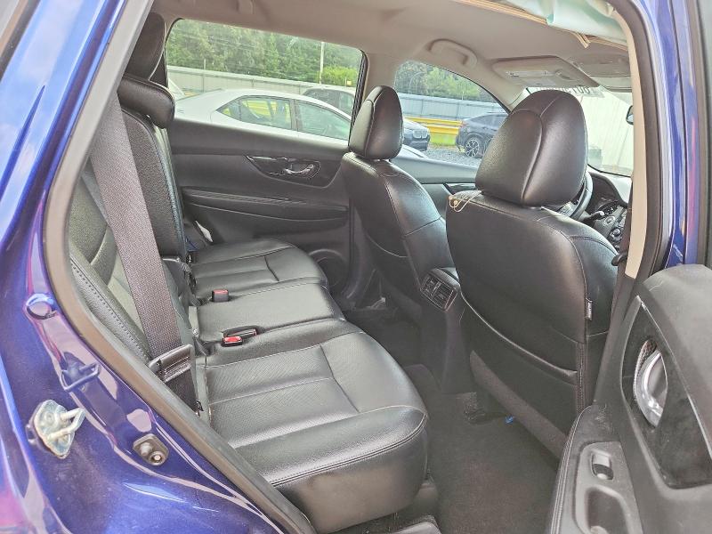 60790086 :رقم المزاد ، 5N1AT2MT0HC883115 vin ، 2017 Nissan Rogue مزاد بيع