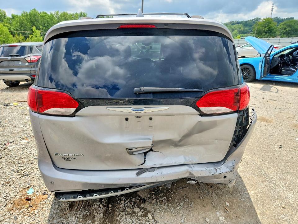 Продаж на аукціоні авто 2018 Chrysler Pacifica, vin: 2C4RC1FG0JR157480, номер лоту: 61798786