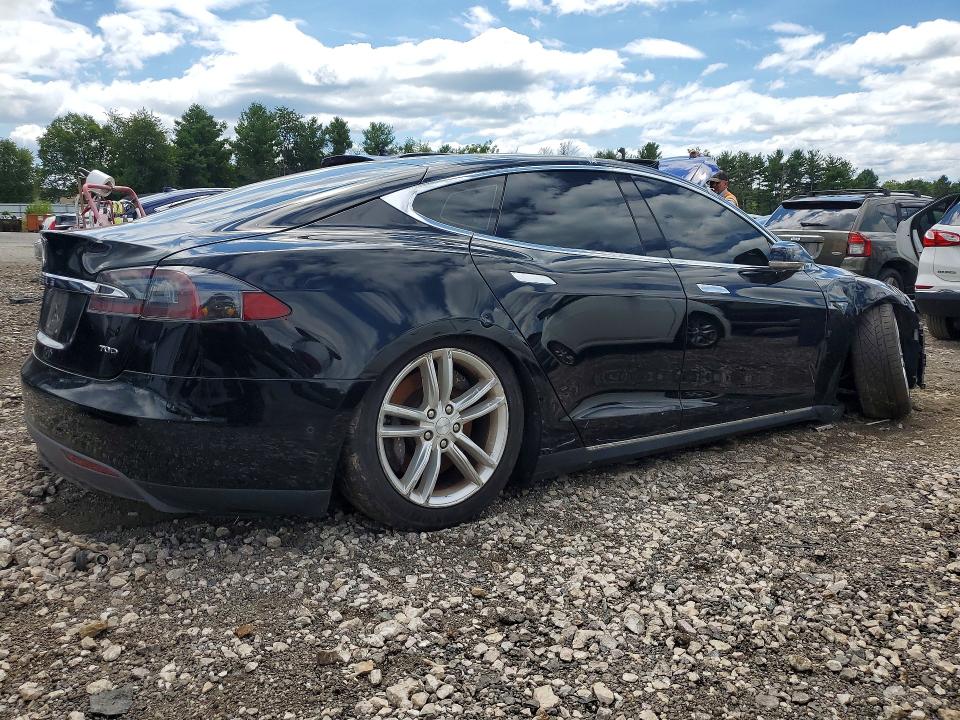 Продажа на аукционе авто 2015 Tesla Model S, vin: 5YJSA1E20FF106612, номер лота: 63387426
