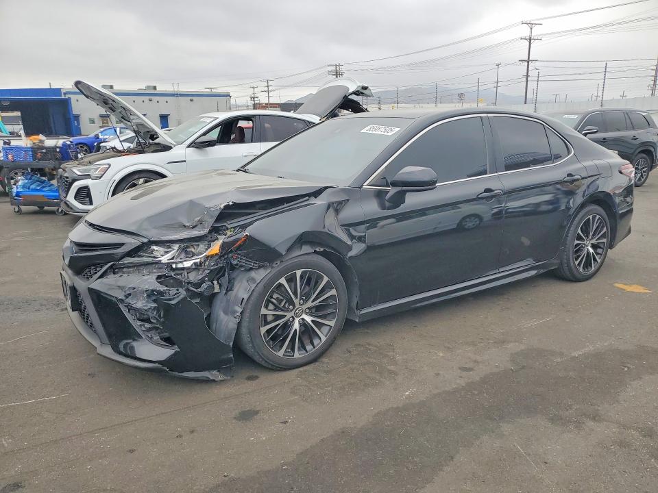 2019 Toyota Camry Hybrid მანქანა იყიდება აუქციონზე, vin: 4T1B21HK2KU516057, აუქციონის ნომერი: 85987505