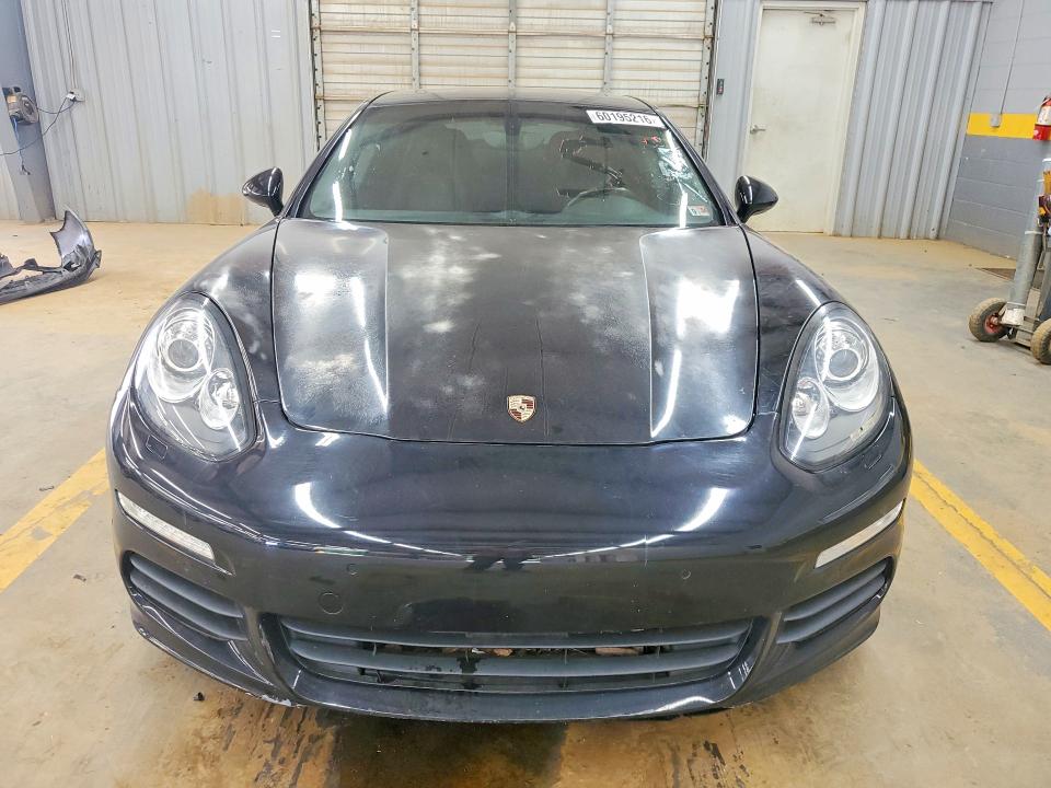 60195216 :رقم المزاد ، WP0AD2A77GL040584 vin ، 2016 Porsche Panamera مزاد بيع