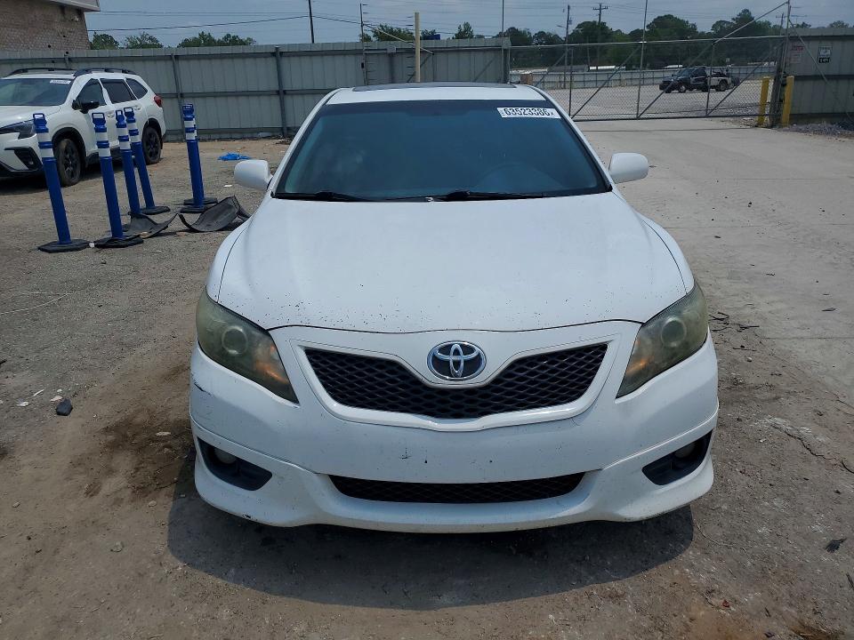 63523386 :رقم المزاد ، 4T1BF3EK2BU710706 vin ، 2011 Toyota Camry مزاد بيع