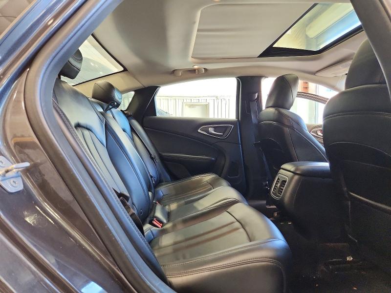 60689846 :رقم المزاد ، 1C3CCCEG2FN593176 vin ، 2015 Chrysler 200 مزاد بيع