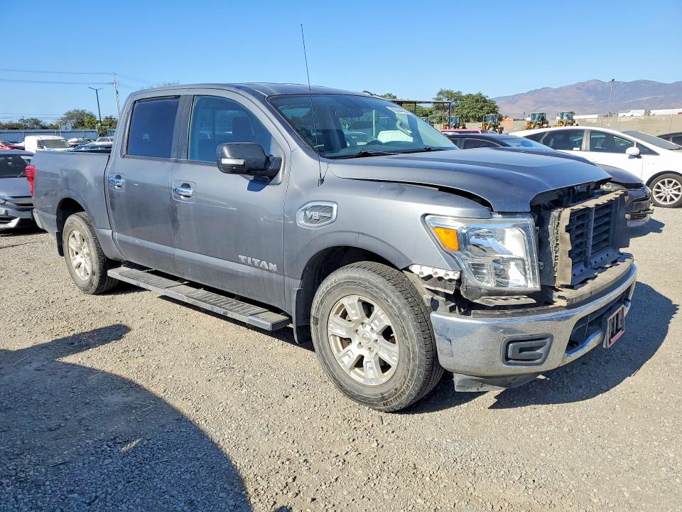 62084406 :رقم المزاد ، 1N6AA1EK9HN555980 vin ، 2017 Nissan Titan مزاد بيع