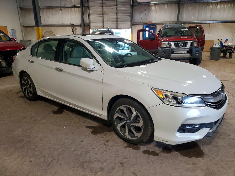 59776516 :رقم المزاد ، 1HGCR2F7XHA296140 vin ، 2017 Honda Accord مزاد بيع