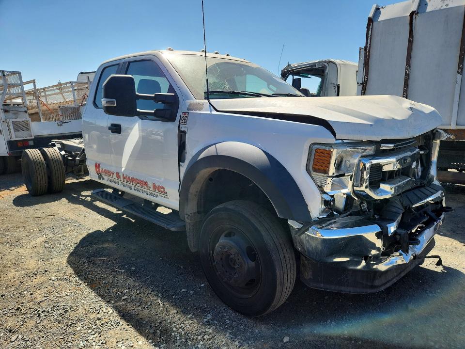62095546 :رقم المزاد ، 1FD0X5HTXNEF14242 vin ، 2022 Ford F550 مزاد بيع