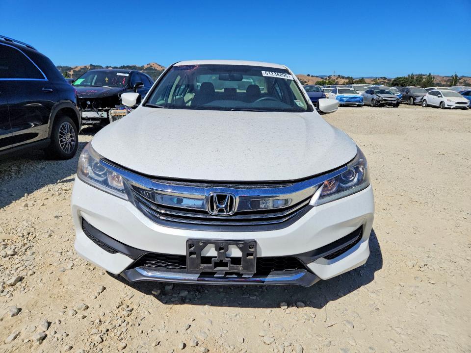 Продаж на аукціоні авто 2017 Honda Accord, vin: 1HGCR2F3XHA111176, номер лоту: 61234896