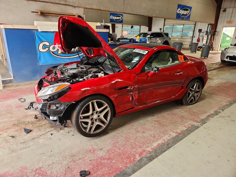 61105796 :رقم المزاد ، WDDPK4HA7FF109760 vin ، 2015 Mercedes-benz Slk مزاد بيع