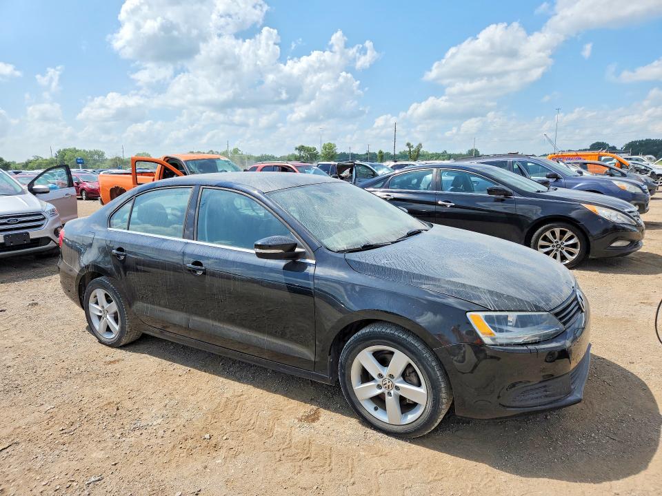 61371676 :رقم المزاد ، 3VW3L7AJ0DM408857 vin ، 2013 Volkswagen Jetta مزاد بيع